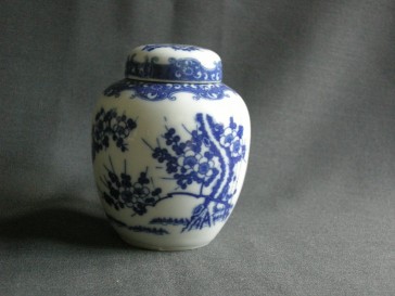 002. gemberpot, niet gemerkt, wit - blauw