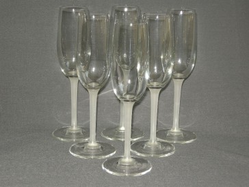 gebruikt glas / kristal glazen 003. b 6 champagneglazen met wit been 