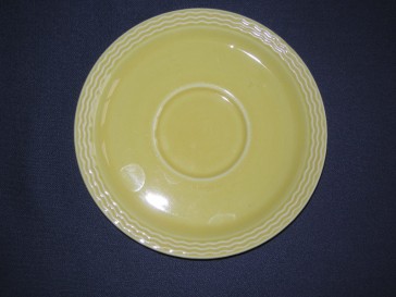 Villeroy & Boch fel geel 003. schotels met reliëfrand