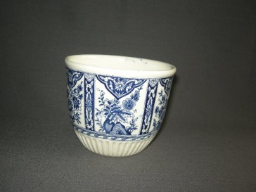 Petrus Regout Delfts 004. bloempot M12