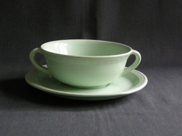 Boch / Villeroy & Boch pastel groen 004. soepkop & schotel