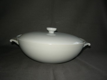 Petrus Regout / Royal Sphinx pastel greyhound 004. dekschaal met beschadiging