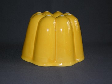 diverse puddingvormen 007. okergeel