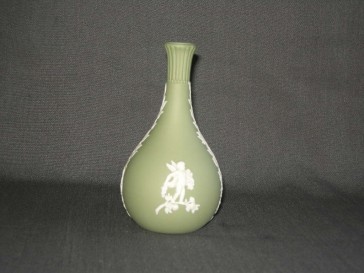 Wedgwood Jasperware groen 008. vaasje