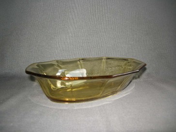 gebruikt glas - kristal geel 011. ovale schaal