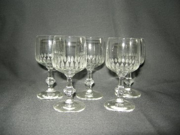 gebruikt glas / kristal glazen 011. 5 borrelglaasjes