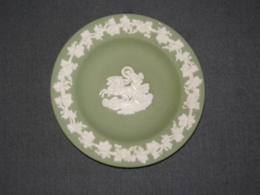 Wedgwood Jasperware groen 014. bordje