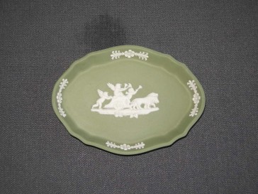 Wedgwood Jasperware groen 016. schaaltje ovaal 10,5 cm.