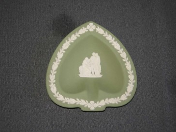 Wedgwood Jasperware groen 019. schaaltje schoppen