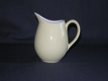 Petrus Regout pastel geel 019. melkkannetje