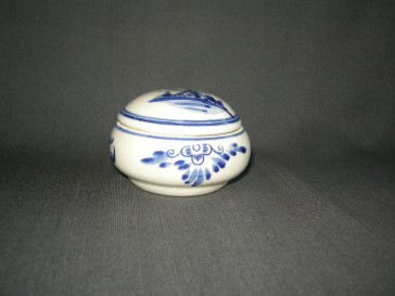 Delfts blauw diverse 024. klein dekseldoosje