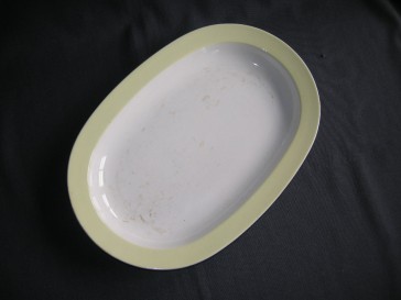 Petrus Regout pastel geel 032. vleesschaal 