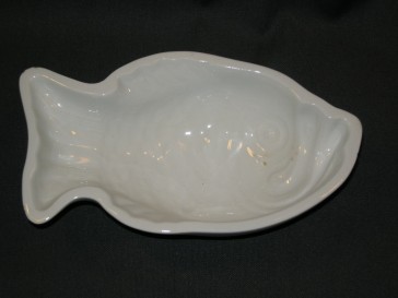 diverse puddingvormen 040. Petrus Regout vis