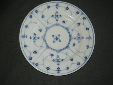diverse Blau Saks 050. 2 ontbijtborden, doorsnee 19 cm.