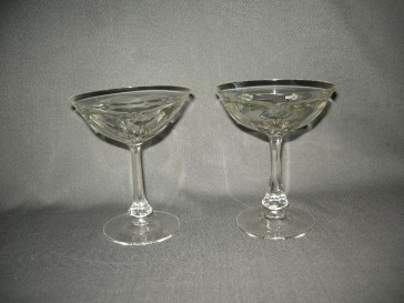 gebruikt glas / kristal glazen 051. 2 grote coupes