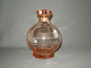 Gebruikt glas - kristal rose 105. karafje + 3 kleine glaasjes