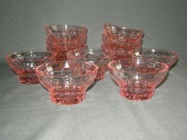 Gebruikt glas - kristal rose 106. 11 schaaltjes