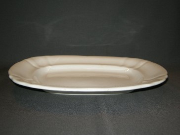 Petrus Regout Wellington 013. schaal rechthoekig 29,5 cm.