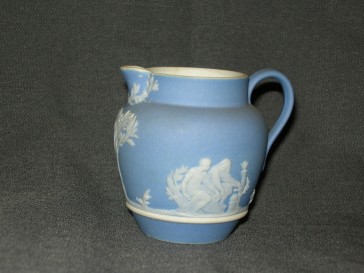 Wedgwood Jasperware blauw 016. melkkannetje hoogte 6,5 cm.