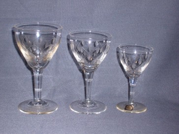 Gebruikt glas / kristal Maastricht 001b. steel O7 cm., hoogte 14,5 cm.