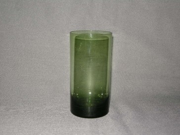 gekleurd glas 001 a beker, doorsnee 6,5 cm., donkergroen