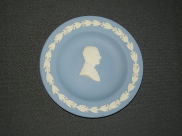 Wedgwood Jasperware blauw 035. bordje O11,1 cm. Duke of Edinburgh