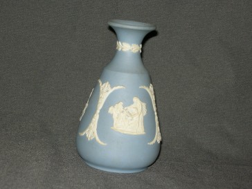 Wedgwood Jasperware blauw 003. vaasje