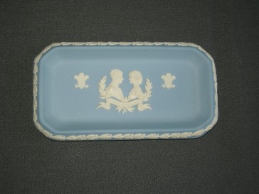 Wedgwood Jasperware blauw 047. rechthoekig schaaltje Royal Wedding july 1981