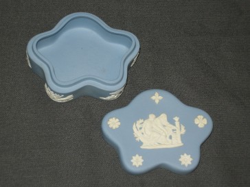 Wedgwood Jasperware blauw 004. dekselschaaltje