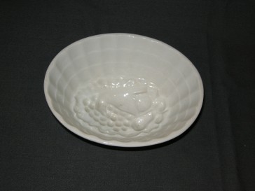 diverse puddingvormen 004. Sphinx parafeu fruit 17 x 14 x 7 cm.