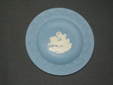 Wedgwood Jasperware blauw 052. bordje O11 cm. 