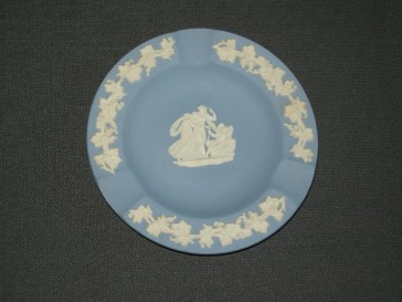 Wedgwood Jasperware blauw 057. asbakje O11,3 cm.