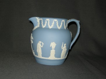 Wedgwood Jasperware blauw 075. schenkkan