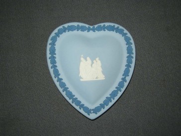 Wedgwood Jasperware blauw 080. schaaltje harten
