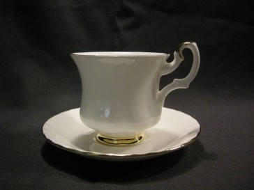 Royal Albert Val d'Or kop en schotel klein