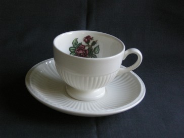 Wedgwood Moss Rose kop & schotel O8 cm.