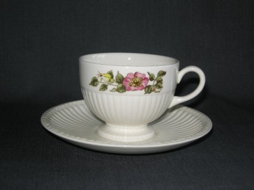 Wedgwood Briar Rose kop en schotel O8 cm.