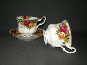 Royal Albert Old Country Roses kop & schotels groot sleets