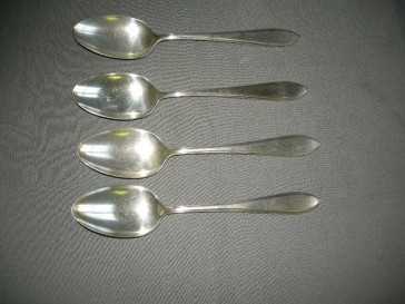 Gero verzilverd model 618 puntfilet lepels 21 cm. met doorpoetsplekjes