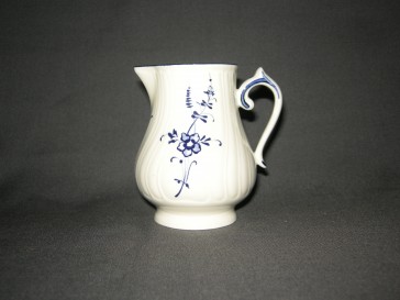 Villeroy & Boch Vieux Luxembourg melkkannetje hoogte 9,5 cm.