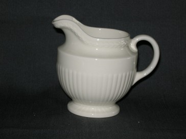 Wedgwood Edme plain melkkannetje