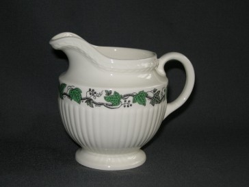 Wedgwood Stratford melkkannetje