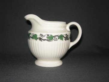 Wedgwood Stratford melkkannetje