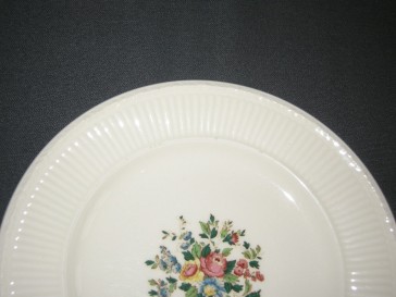 Wedgwood Conway ontbijtborden O20,5 cm. vlekjes