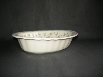 Johnson Bro's Summer Chintz ovenschaal ovaal 24,5 x 19,5 x 5,5 cm.