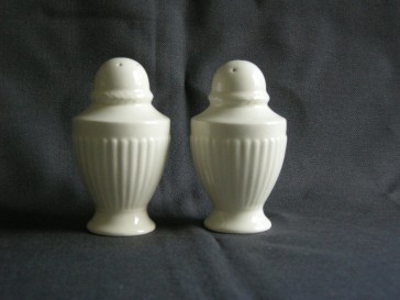 Wedgwood Edme plain peper- en zoutset