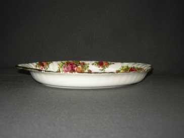 Royal Albert Old Country Roses presenteerschaaltje 26,7 x 16 cm. licht beschadigd