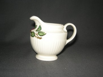 Wedgwood Moss Rose roomkannetje