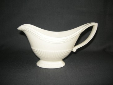 Royal Creamware Recamier sauskom