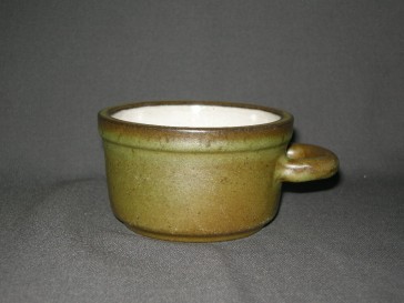 Lucie Q. Bakker Quirina schorsgroen schaaltje 1-oor O10 cm.